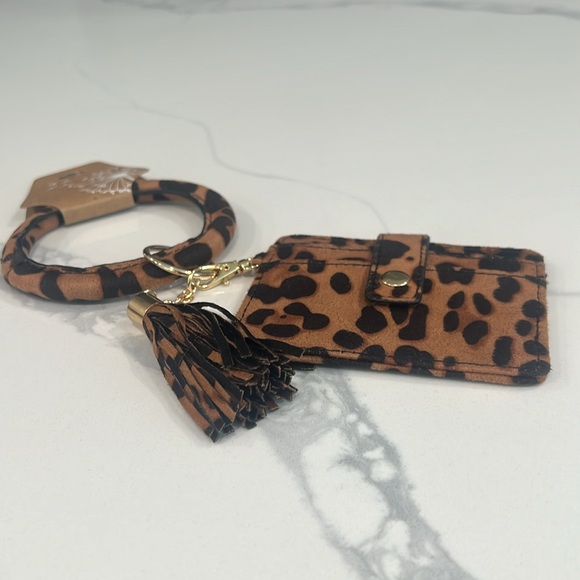 Cute. Key Ring & Card Holder. - Picture 14 of 16